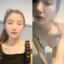 欲姐洗澡前开播自慰挑逗观众,疯狂抠穴狂收打赏!